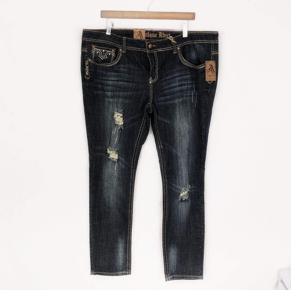 NWT Antique Rivet Size 38 Jeans